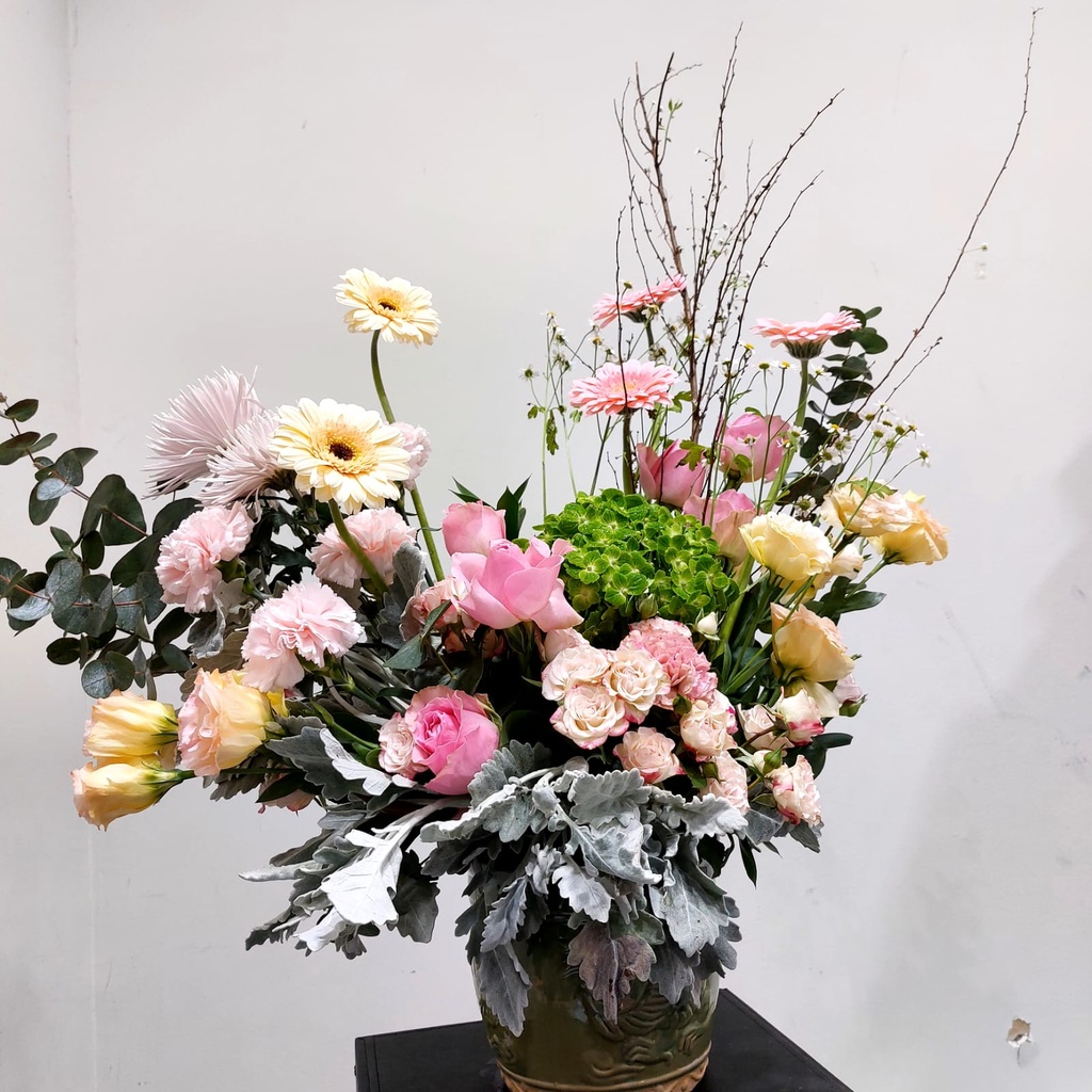 Garden vase Of pink and green